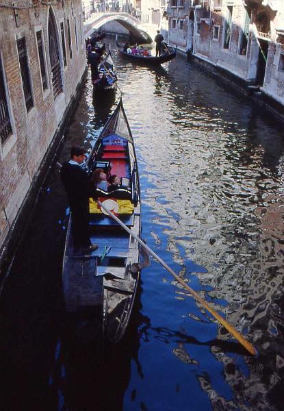 26-Accanto Palazzo ducale,26 marzo 1989.jpg